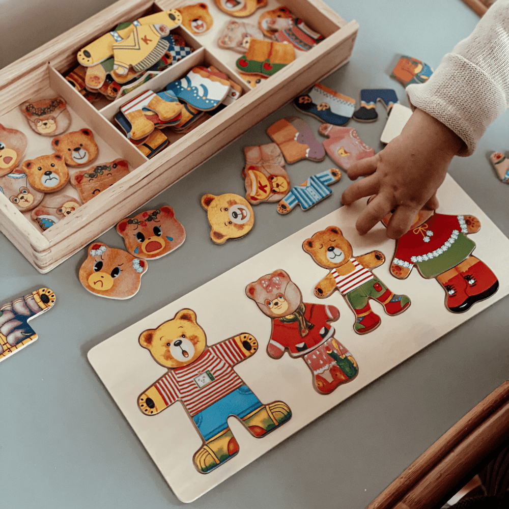Wooden dress-up puzzle bear with 100 outfits – beech wood, from 2 years | dress-up puzzle
