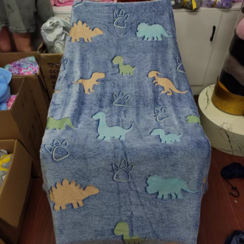 Glow in the dark kids blanket – soft fleece, rechargeable glow | for toddlers