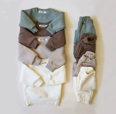 Kids tracksuit with soft, comfortable fit – jumper and trousers set | baby & children