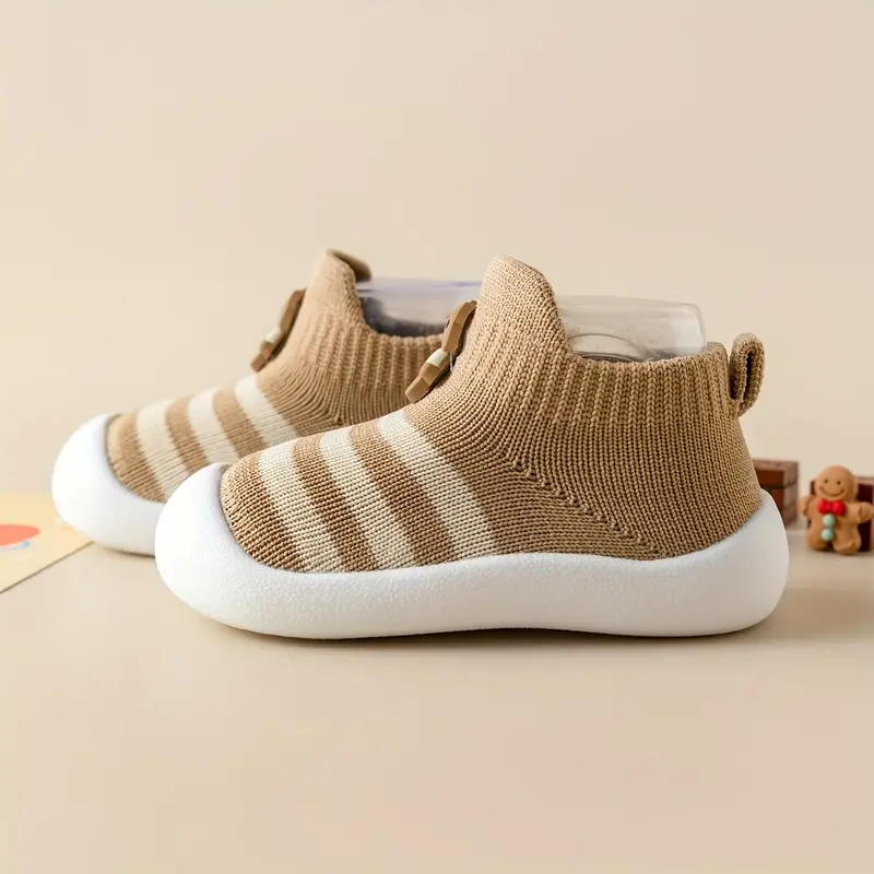 Toddler sneakers with flexible sole – lightweight, breathable, cute bear design | First walkers