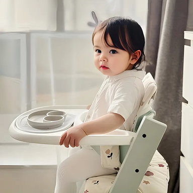 High chair cushion offers soft seating comfort – easy to clean, cheerful design | booster seats