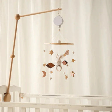 Wooden baby mobile without batteries – natural materials, soft colours | Nursery décor