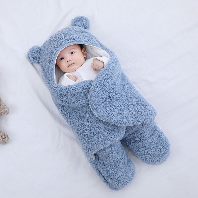 Swaddle blanket with cute bear ears – soft, warm and easy to use | for babies