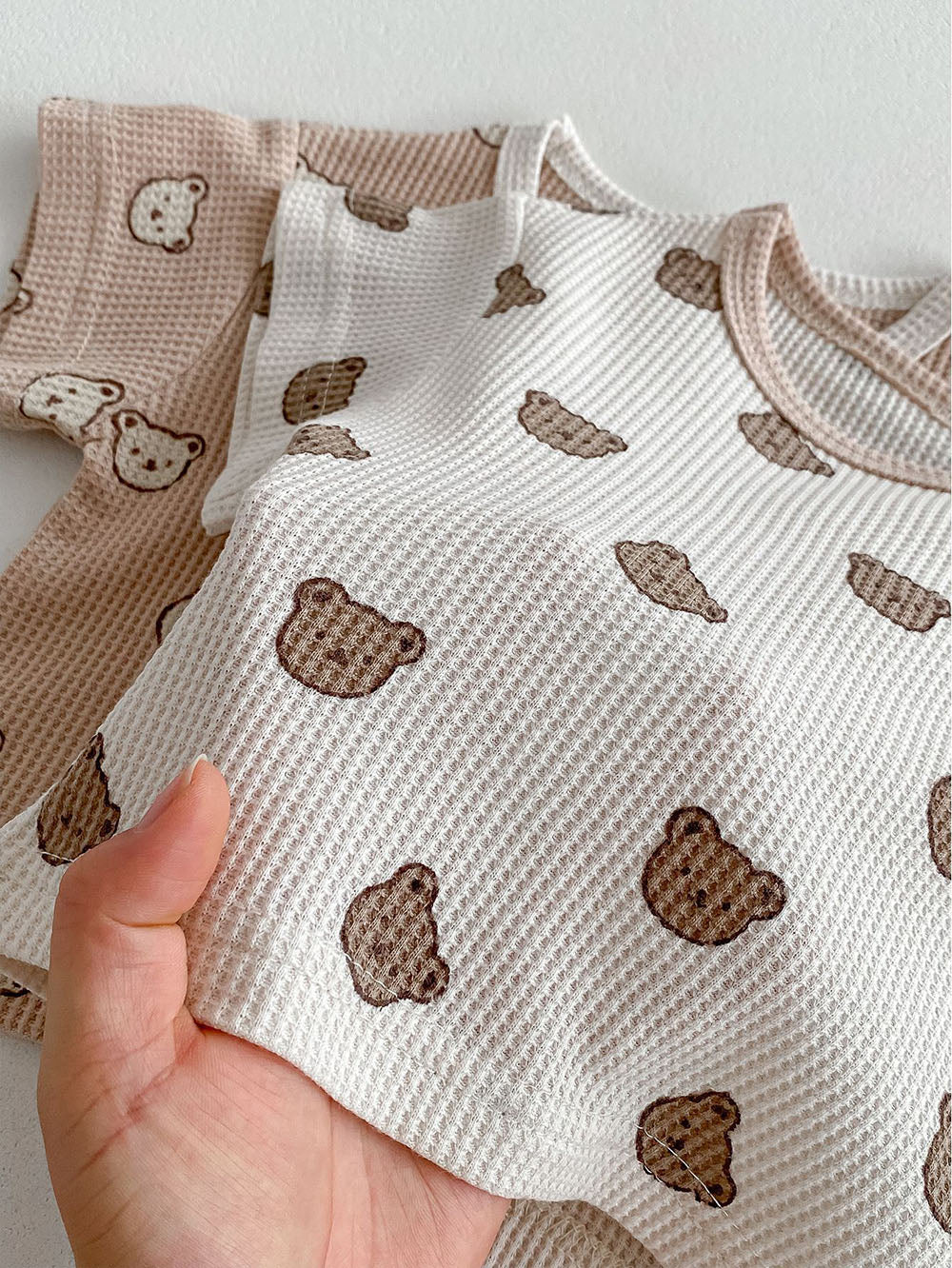 Ribbed baby outfit with bear print – soft, breathable, unisex | Two-piece set