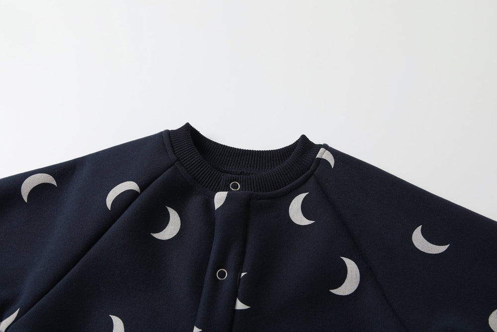 Moon print jumpsuit with soft cotton fabric – poppers, breathable | Baby romper