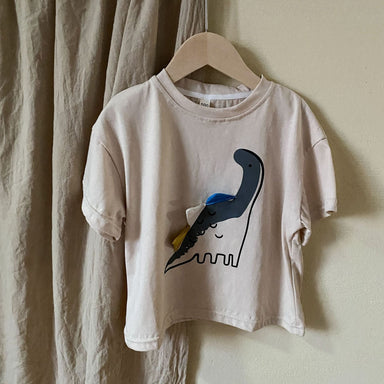 T-shirt with dino print – soft cotton, loose fit, 3D details | toddlers