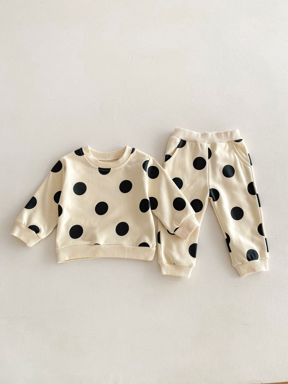 Polka dot tracksuit with soft cotton – comfy fit, elastic waist | girls