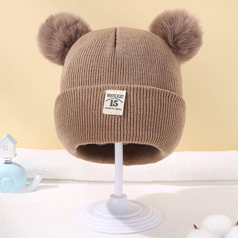 Warm baby beanie with pompom – soft, stretchy, cosy | winter hat