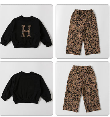 Jumper and trousers set with leopard print – soft cotton, elastic waistband | Girls