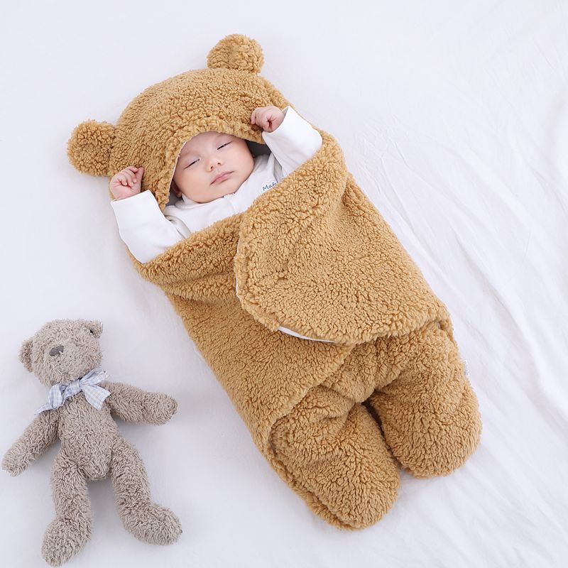 Swaddle blanket with cute bear ears – soft, warm and easy to use | for babies