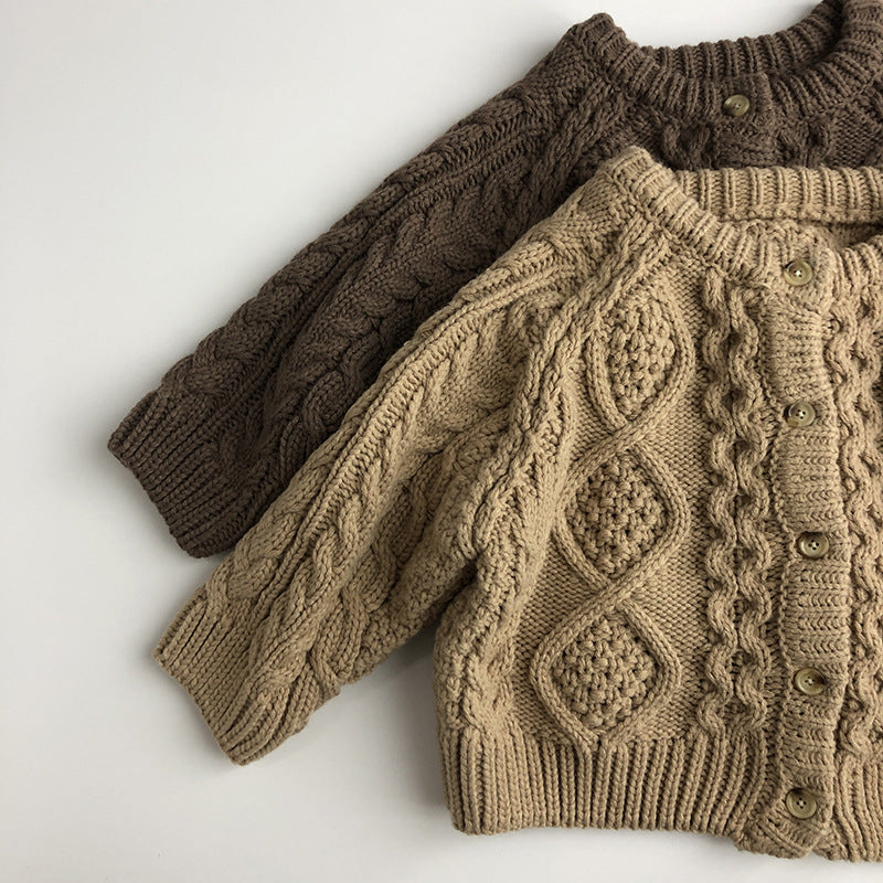 Knitted cable cardigan – soft, warm and versatile | Unisex kids knitwear