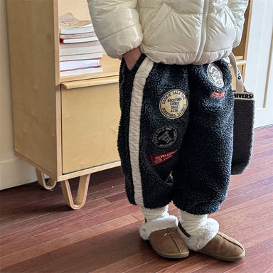 Fleece joggers keep kids warm – soft, elasticated waist, stretchy fit | kids' jogging bottoms