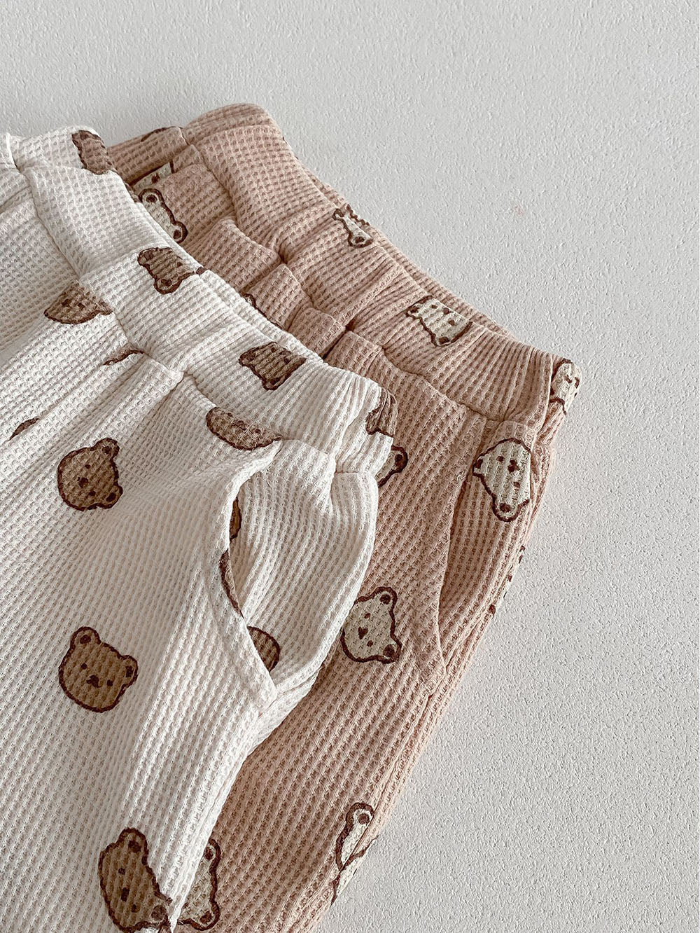 Ribbed baby outfit with bear print – soft, breathable, unisex | Two-piece set