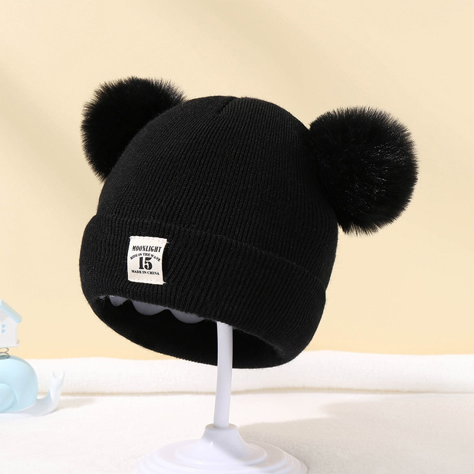 Warm baby beanie with pompom – soft, stretchy, cosy | winter hat