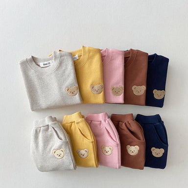 Bear tracksuit keeps kids cosy in soft cotton – elastic waist, easy to wear | kids