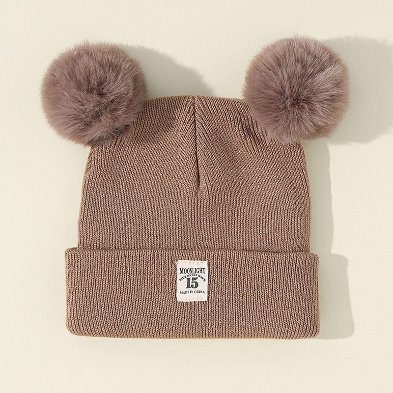 Warm baby beanie with pompom – soft, stretchy, cosy | winter hat