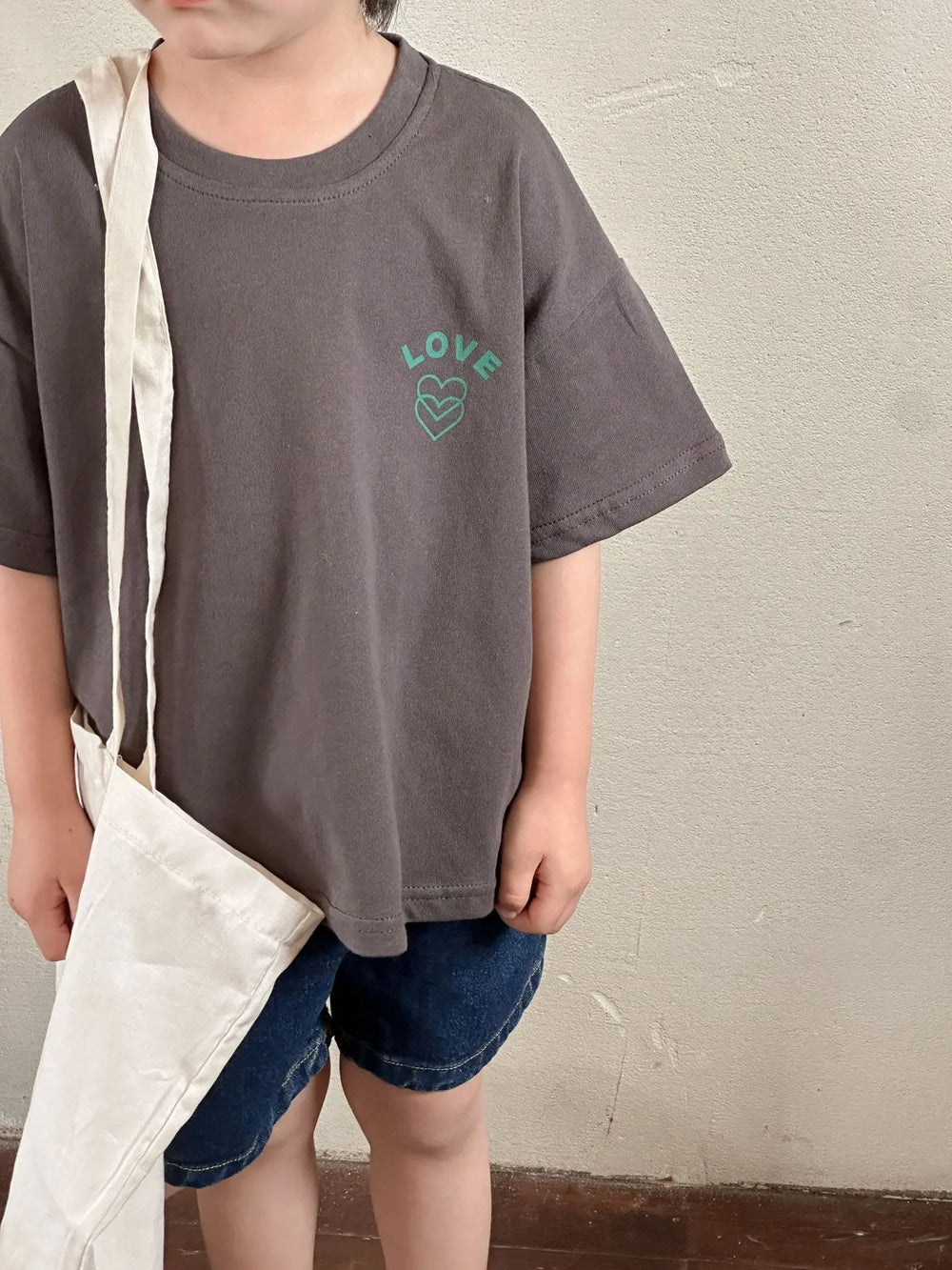 Oversized t-shirt with soft cotton comfort – unisex, playful print | kids tops