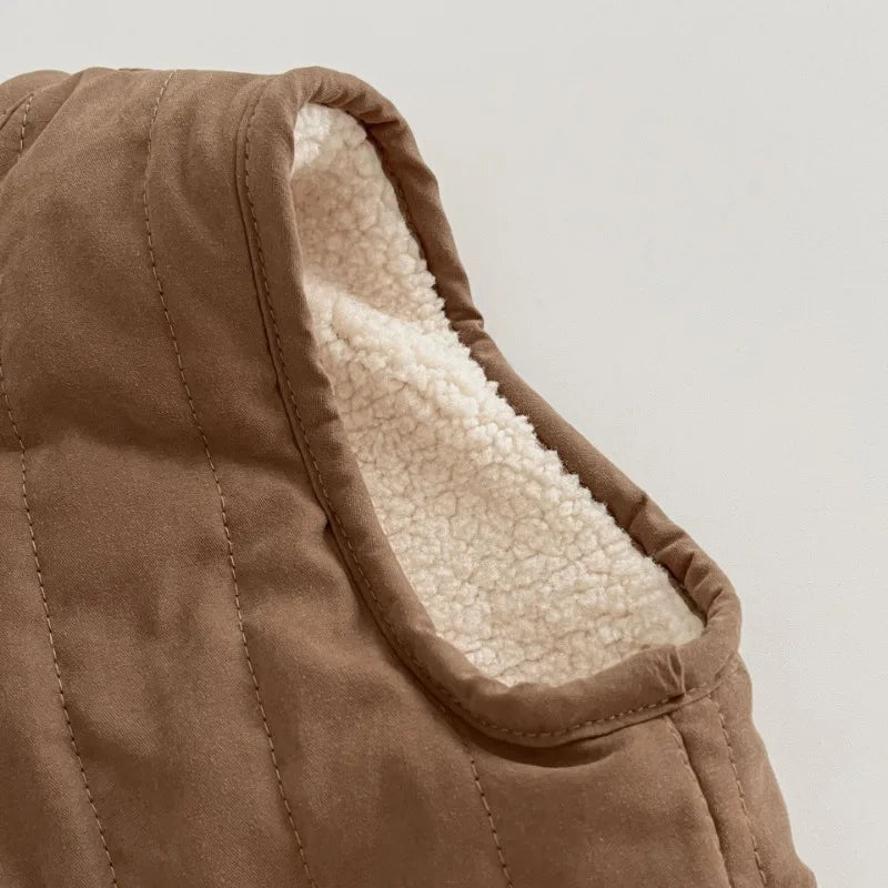 Reversible gilet for two different looks – lightweight, warm, easy-zip | children's outerwear
