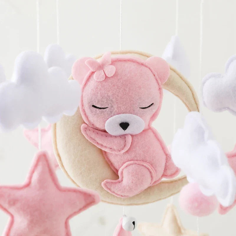 Wooden cot mobile with bears and stars – soft colours, felt figures | nursery decor