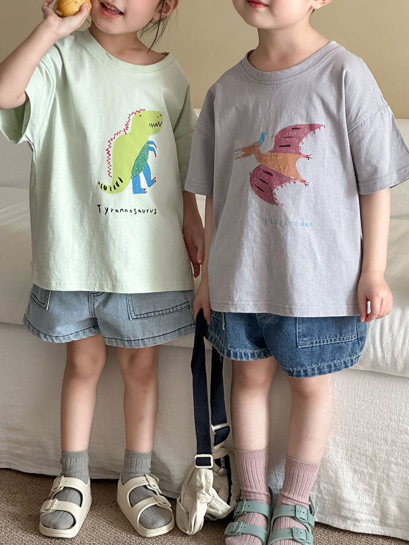 T-shirt with dino print – soft cotton, relaxed fit | for babies and children