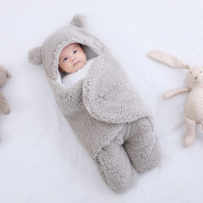 Swaddle blanket with cute bear ears – soft, warm and easy to use | for babies