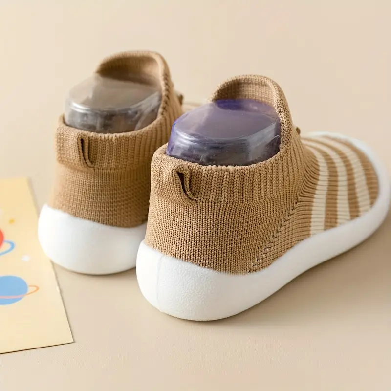Toddler sneakers with flexible sole – lightweight, breathable, cute bear design | First walkers