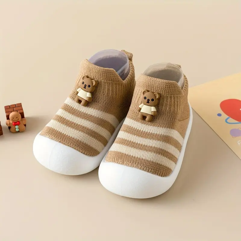 Toddler sneakers with flexible sole – lightweight, breathable, cute bear design | First walkers