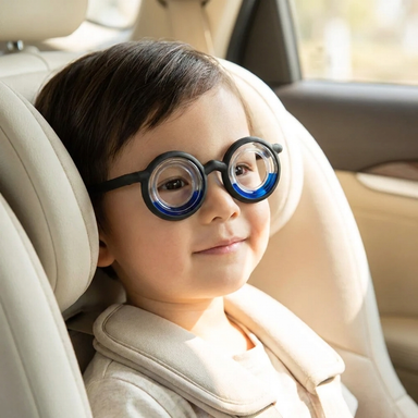 Anti-nausea travel glasses with no-lens design – lightweight & compact | kids travel accessory
