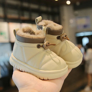 Warm winter boots with anti-slip sole – lightweight and easy to put on | baby & toddler