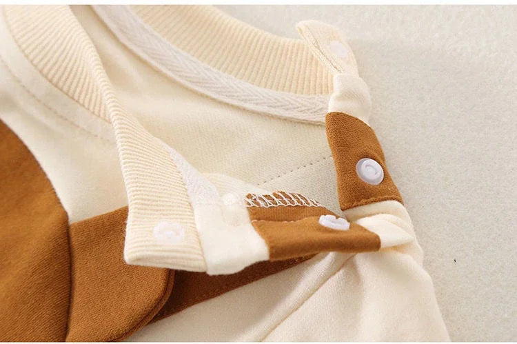 Hooded onesie with warm cotton fabric – soft, breathable and easy to wear | for babies