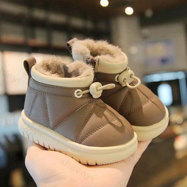 Warm winter boots with anti-slip sole – lightweight and easy to put on | baby & toddler