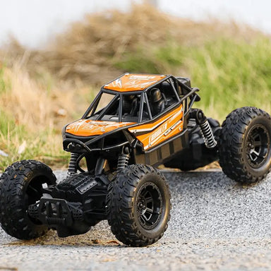 RC off-road car with all-terrain tyres – long battery life, 50m range | for kids