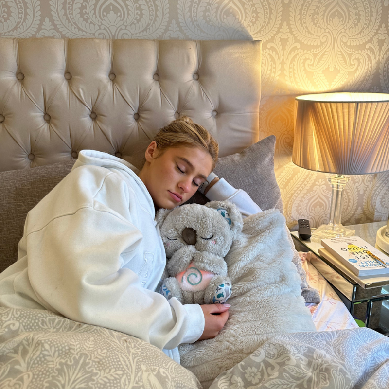 Breathing cuddly toy helps children relax and rest – light, sound & breathing | Sleep aid