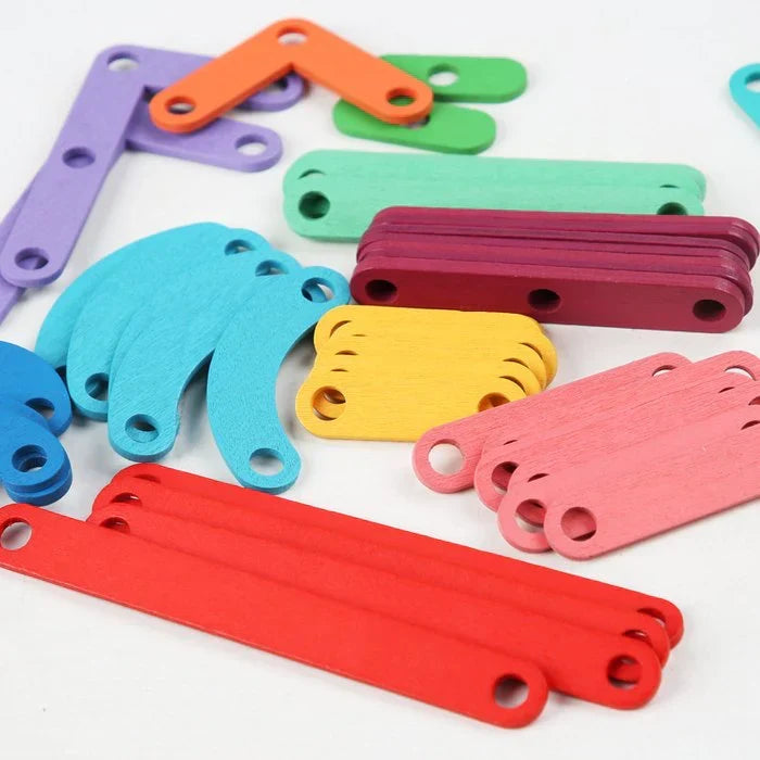 Wooden pegboard boosts creativity and fine motor skills – pattern cards, 42 pegs | educational toy