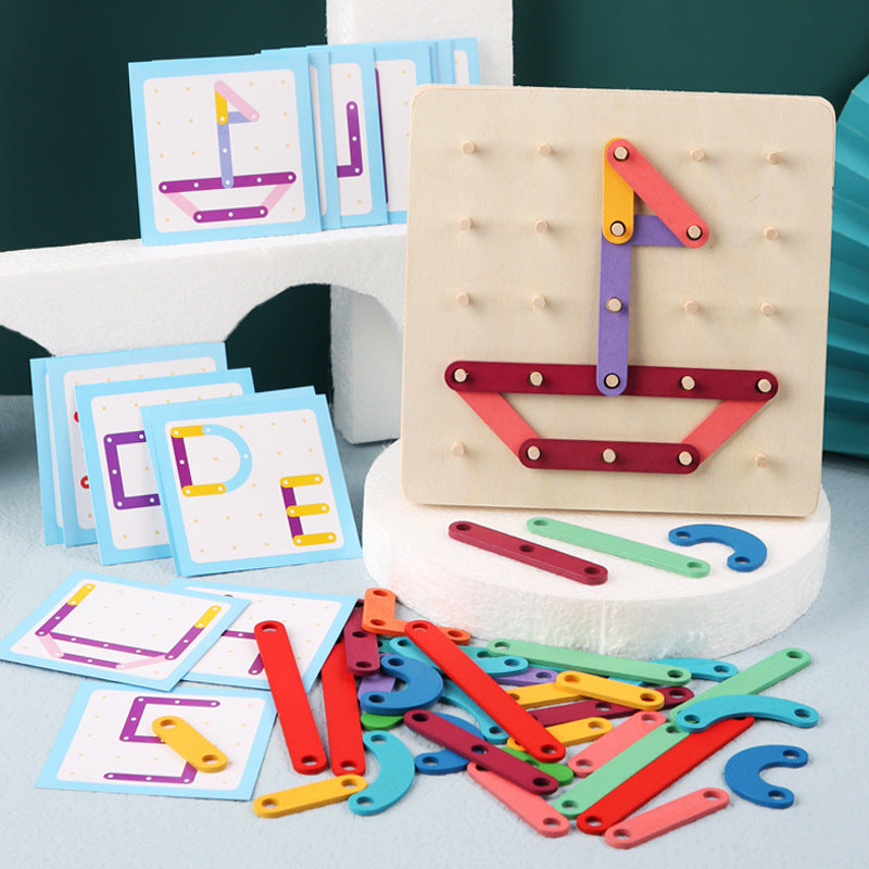 Wooden pegboard boosts creativity and fine motor skills – pattern cards, 42 pegs | educational toy