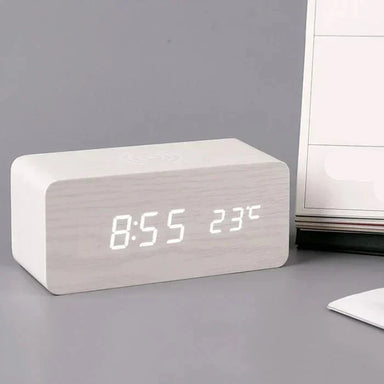 Wooden-look alarm clock with wireless charging – LED display, 3 alarms | digital clock